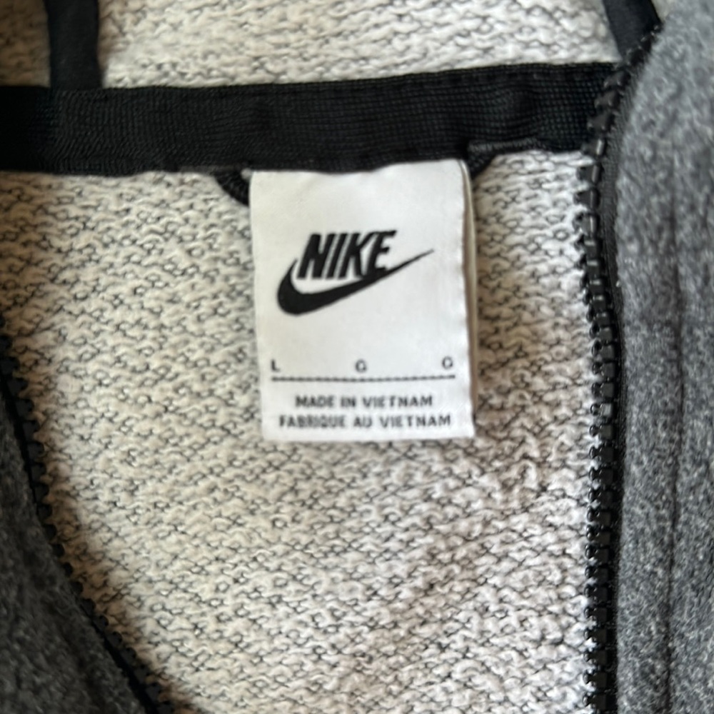 Boys Nike Fleece Tech size L